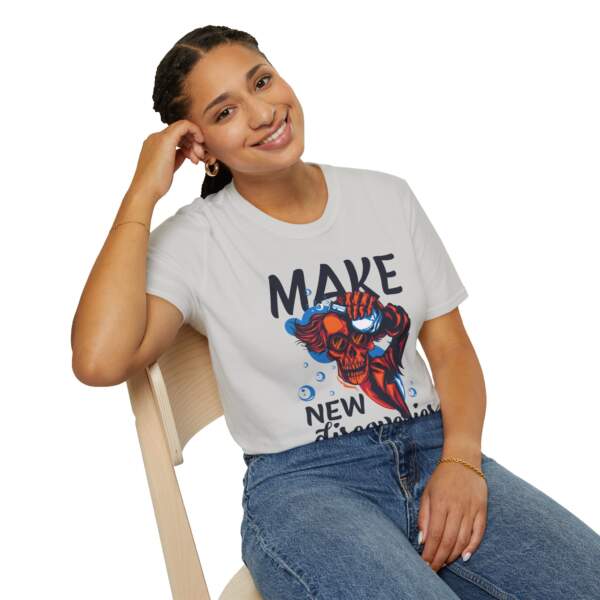 Make New Discoveries Graphic Tee - GIFTZ For Your Loved Ones