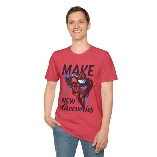 Make New Discoveries Graphic Tee - GIFTZ For Your Loved Ones