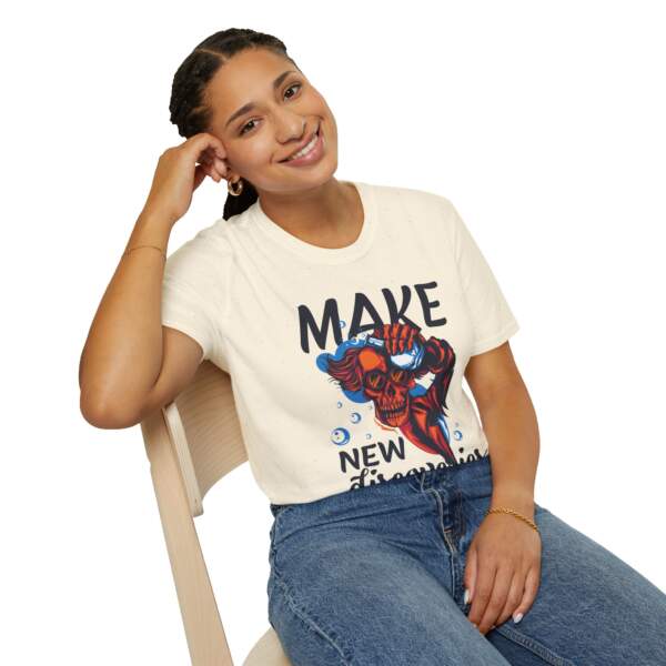 Make New Discoveries Graphic Tee - GIFTZ For Your Loved Ones