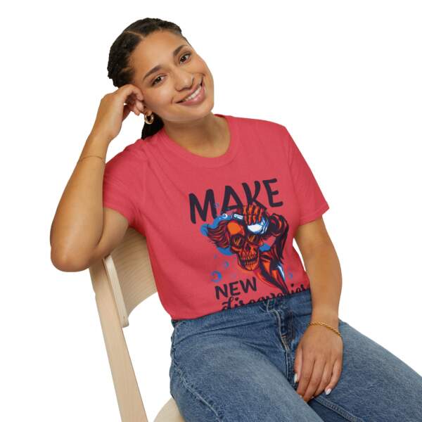 Make New Discoveries Graphic Tee - GIFTZ For Your Loved Ones