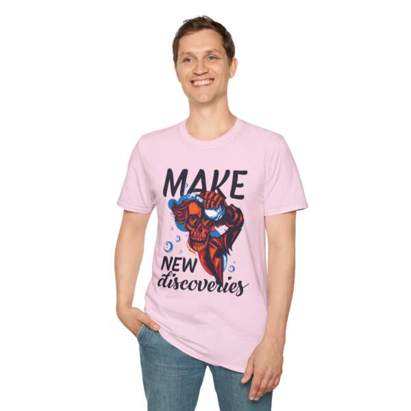 Make New Discoveries Graphic Tee - GIFTZ For Your Loved Ones