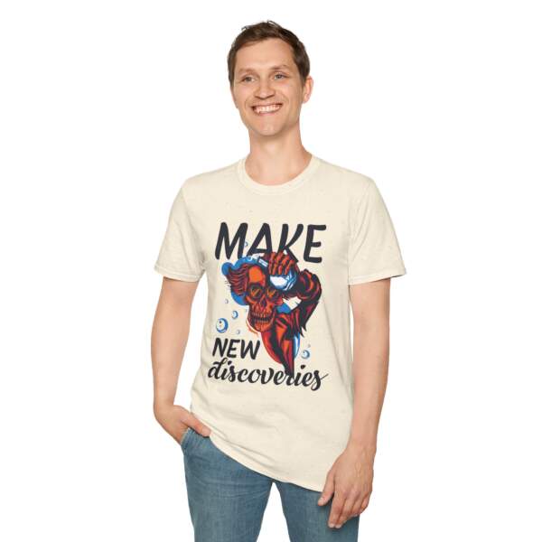 Make New Discoveries Graphic Tee - GIFTZ For Your Loved Ones