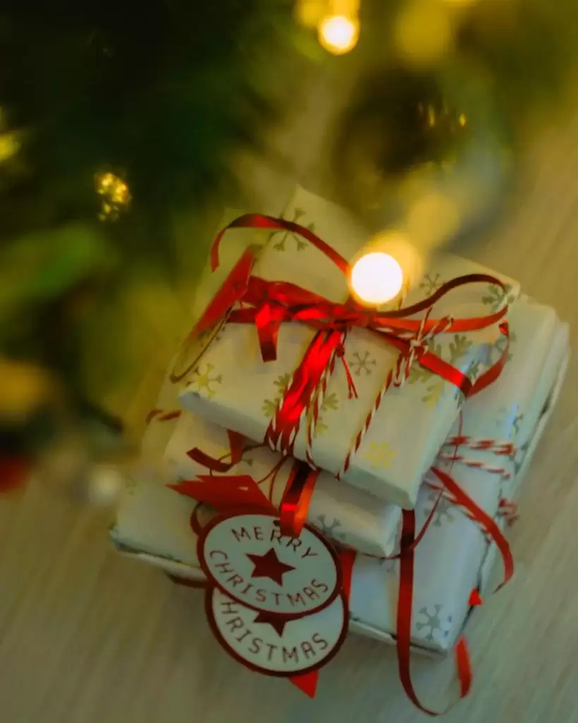 Best Personalized Christmas Gifts 2025 – Make This Festive Season Truly Special - GIFTZ For your loved ones