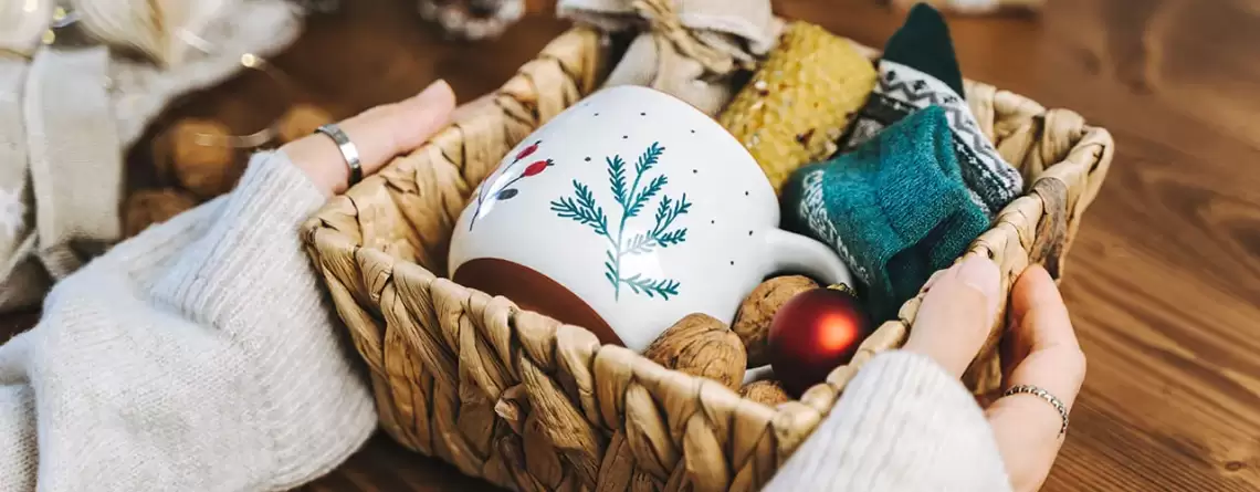 Best Personalized Christmas Gifts 2025 – Make This Festive Season Truly Special - GIFTZ For your loved ones