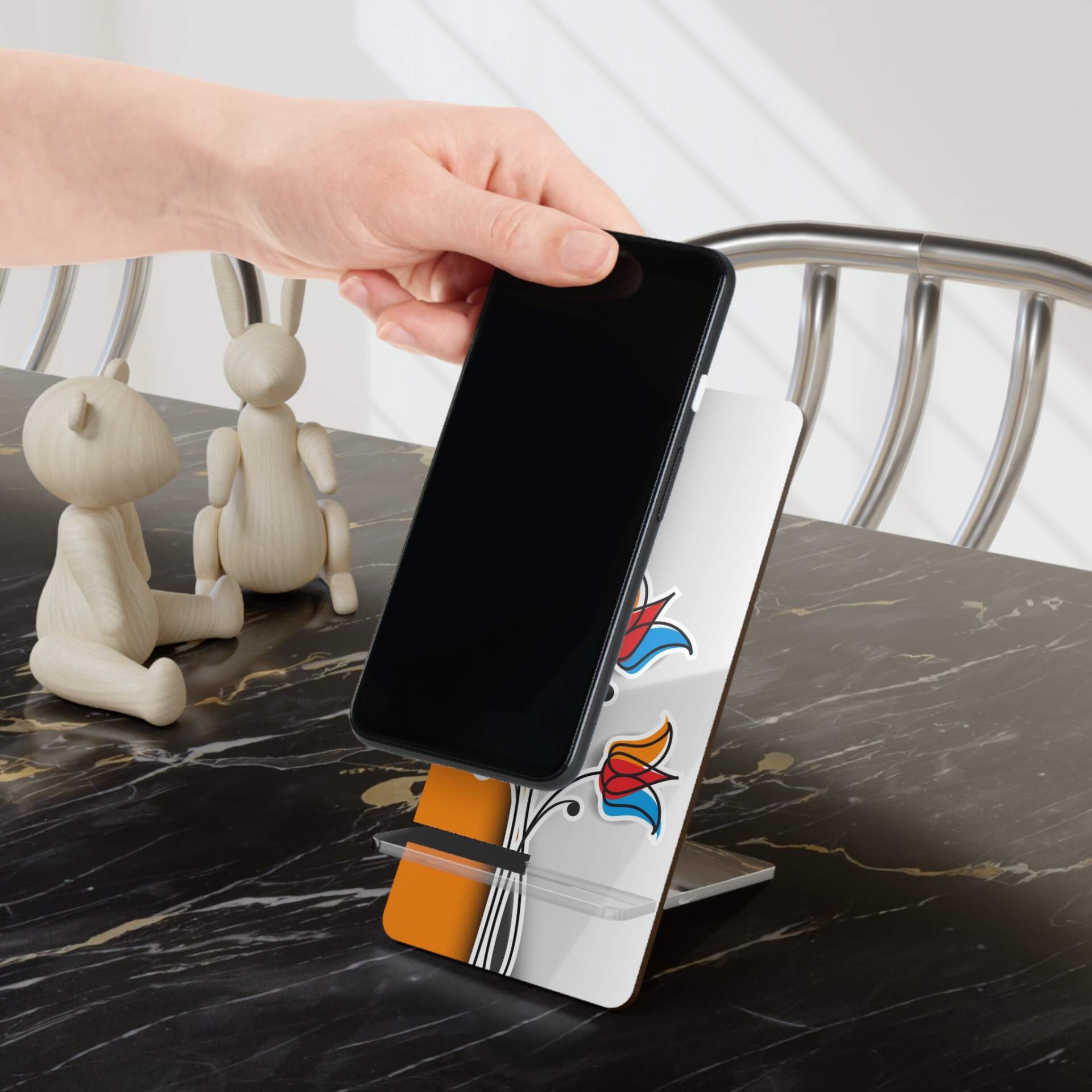 Artistic Smartphone Display Stand with Floral Design - GIFTZ For Your Loved Ones