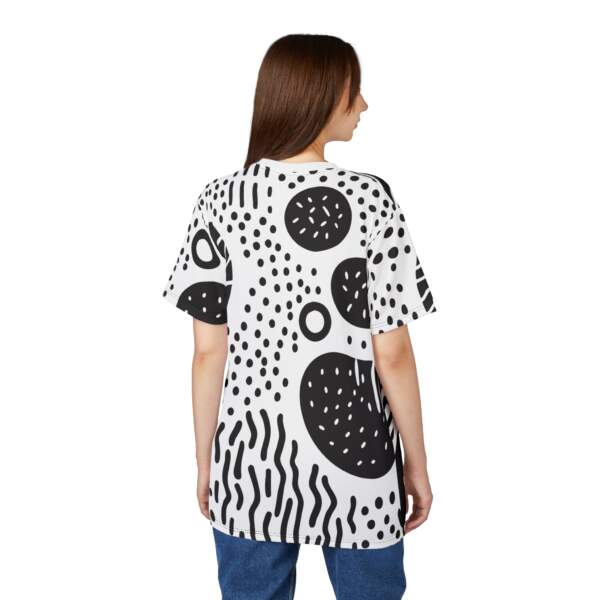 Abstract Black & White Pattern Tee — All-Over Print Graphic T-Shirt - GIFTZ For Your Loved Ones
