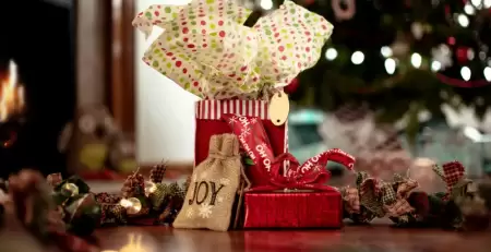 unique Christmas presents, Christmas gift shopping - GIFTZ For Your Loved Ones